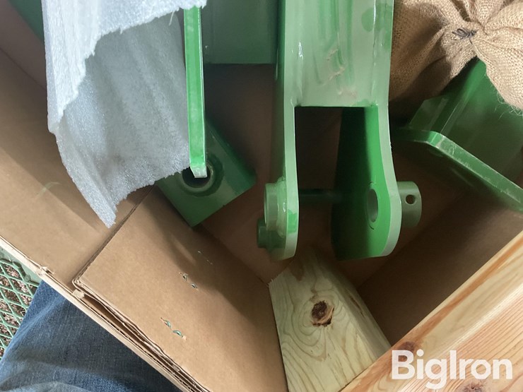john-deere-148-image-12