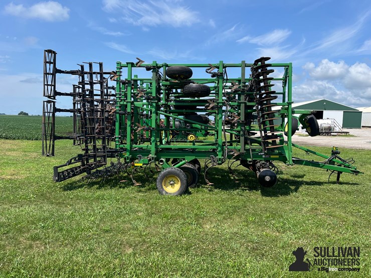 john-deere-2310-image-4