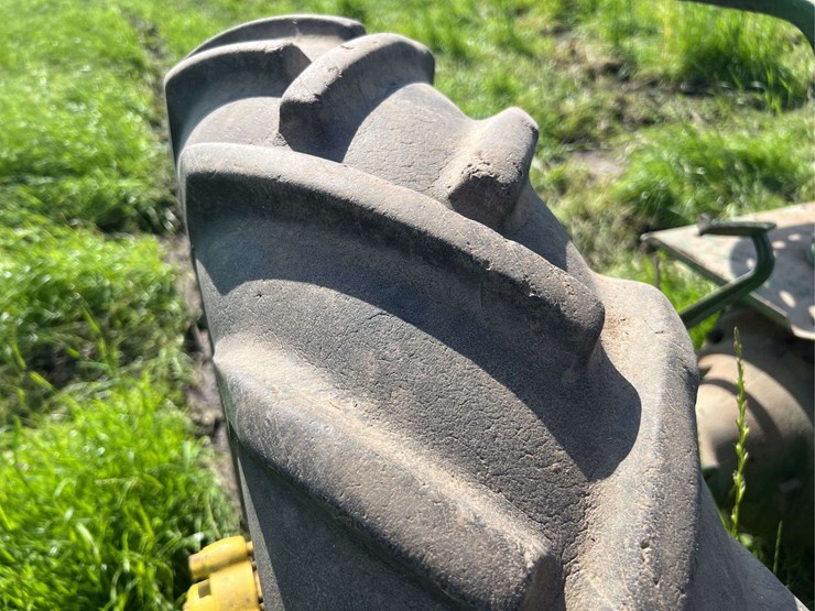 john-deere-h-image-30
