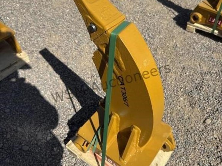 2025-caterpillar-306-image-4