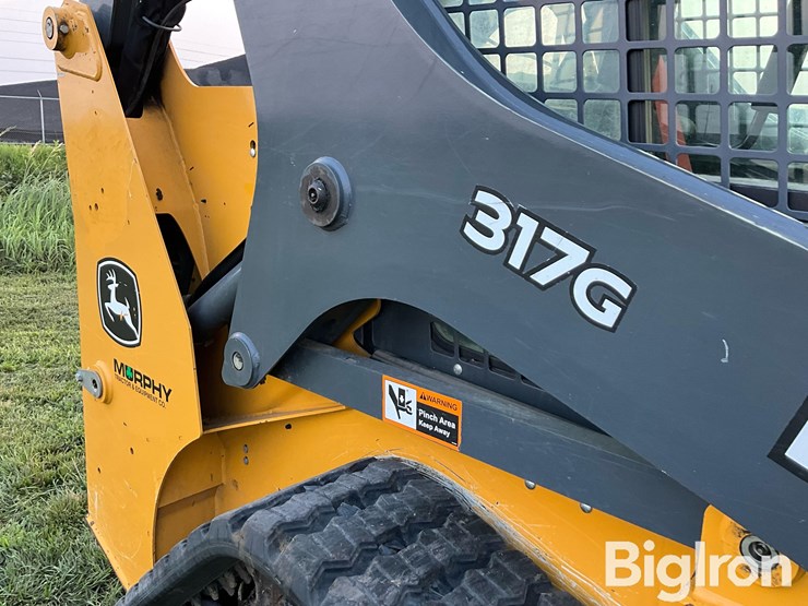 2017-deere-317g-image-19