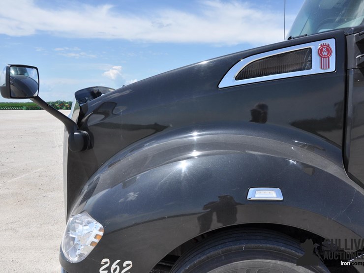 2019-kenworth-t680-image-13