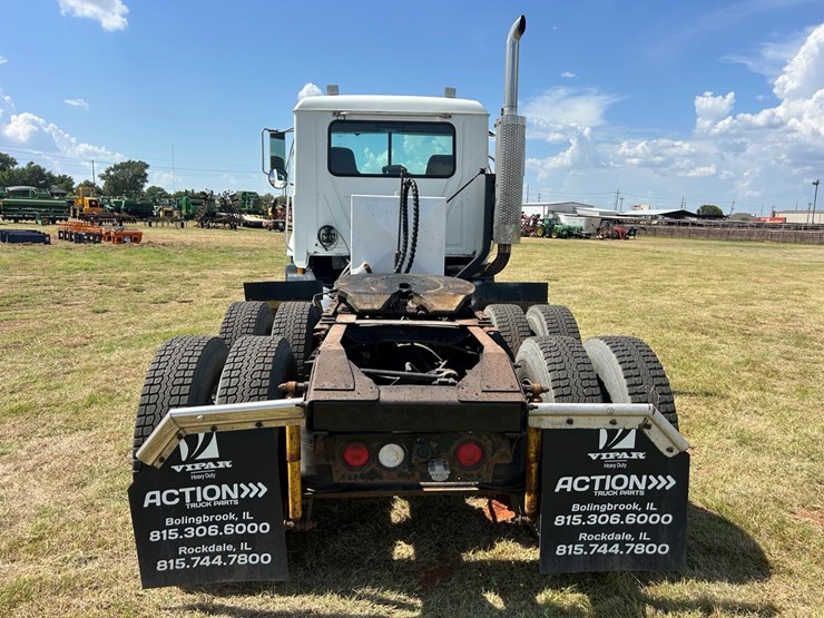 2001-mack-ch613-image-4