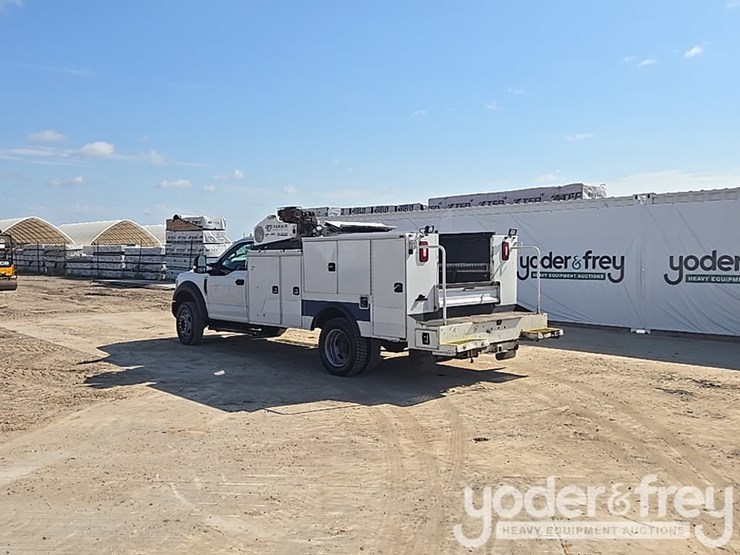 2019-ford-f550-xl-image-3