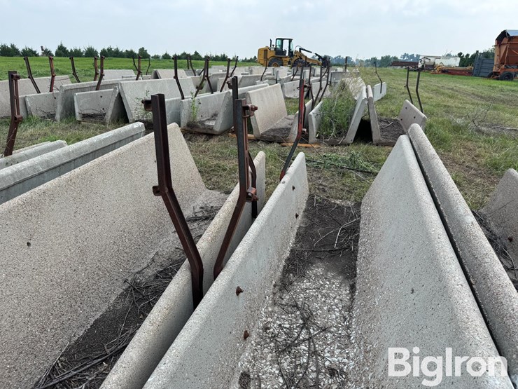 concrete-feed-bunks-image-19