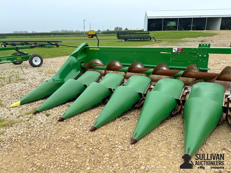 2022-john-deere-c12r-image-7