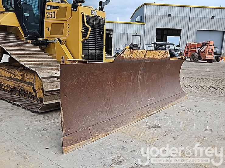 2019-caterpillar-d6n-lgp-image-23