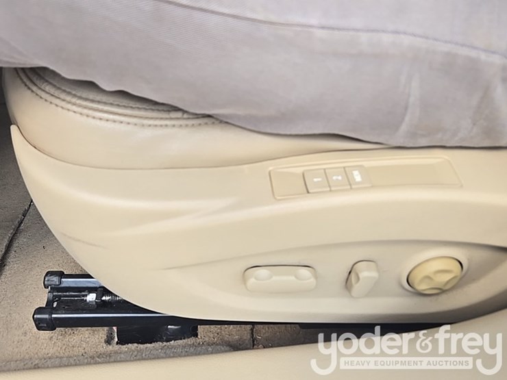 2010-buick-lacrosse-cxs-image-54