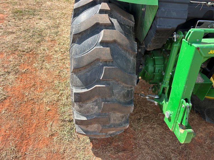 2020-john-deere-4044m-image-8
