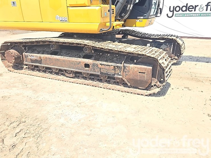 2017-deere-210g-lc-image-20