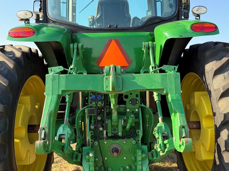 john-deere-7215r-image-15