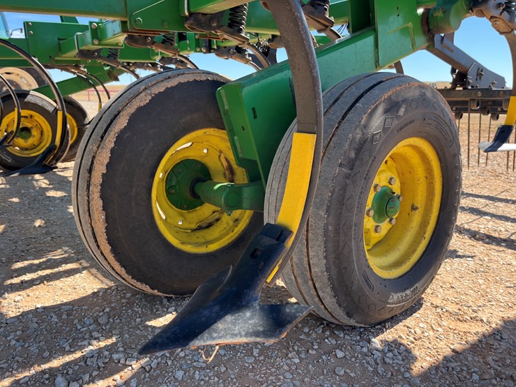 2009-john-deere-2210-image-13