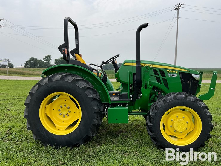 2023-john-deere-5067e-image-4