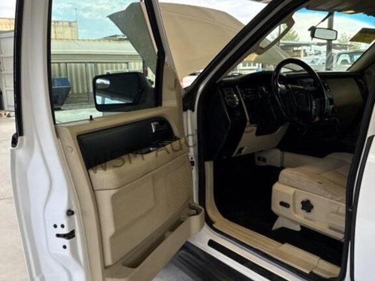 2015-ford-expedition-image-21