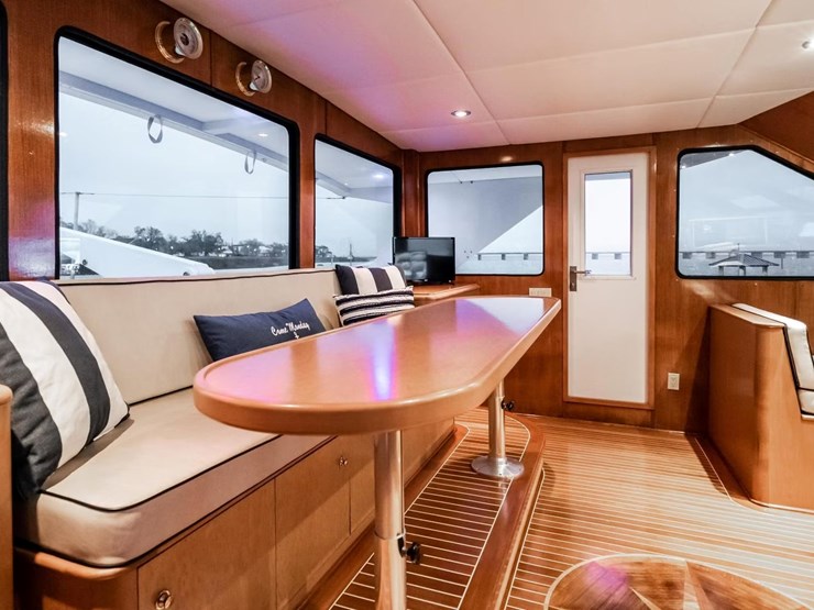 #18-•-2003-breaux-brothers-85'-yacht-|-"come-monday"-image-49