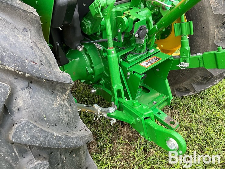 2023-john-deere-5067e-image-16
