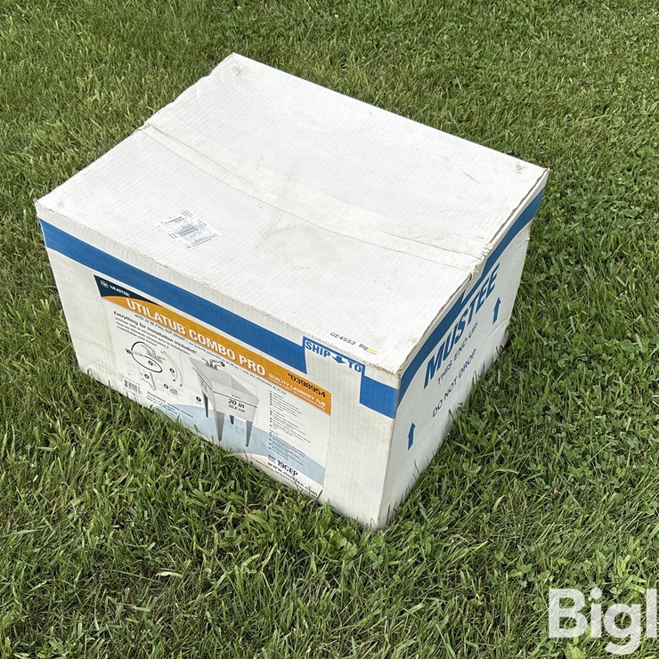 Mustee 20” X 24” Utility Wash Tub Kit