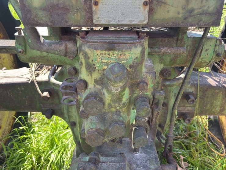 john-deere-70-image-48