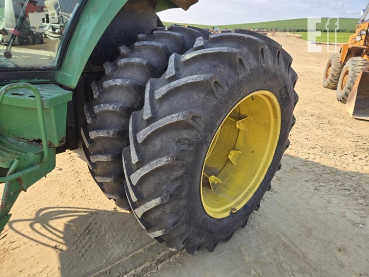 1993-john-deere-7600-image-12