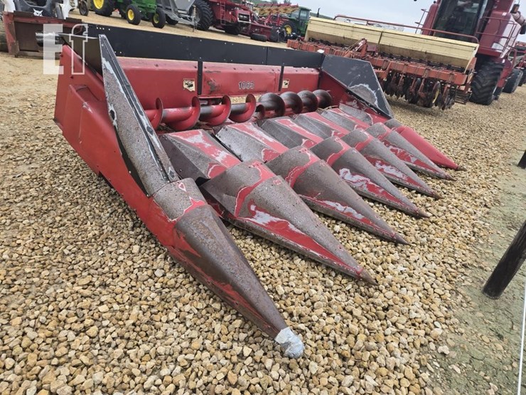 case-ih-1063-image-10