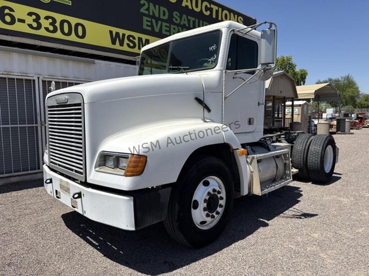 1998-freightliner-fld112-image-2