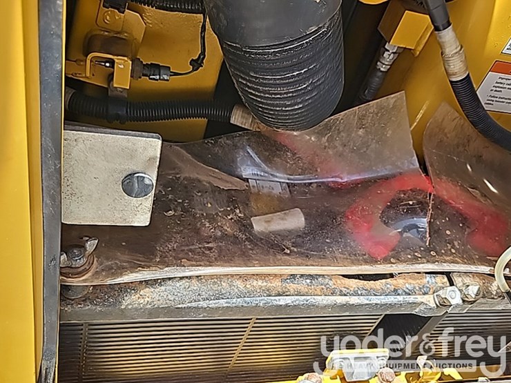 2021-komatsu-d65px-18-image-43