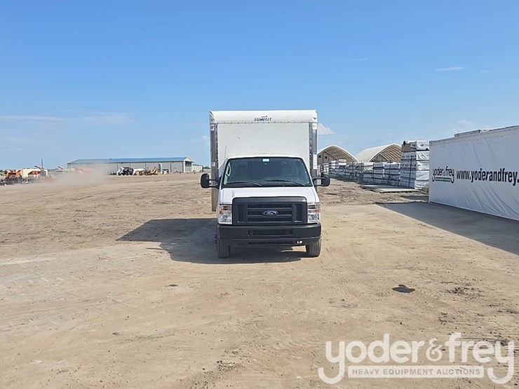 2019-ford-e350-image-8
