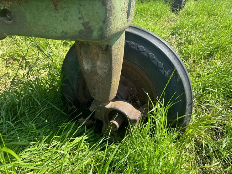 john-deere-70-image-10