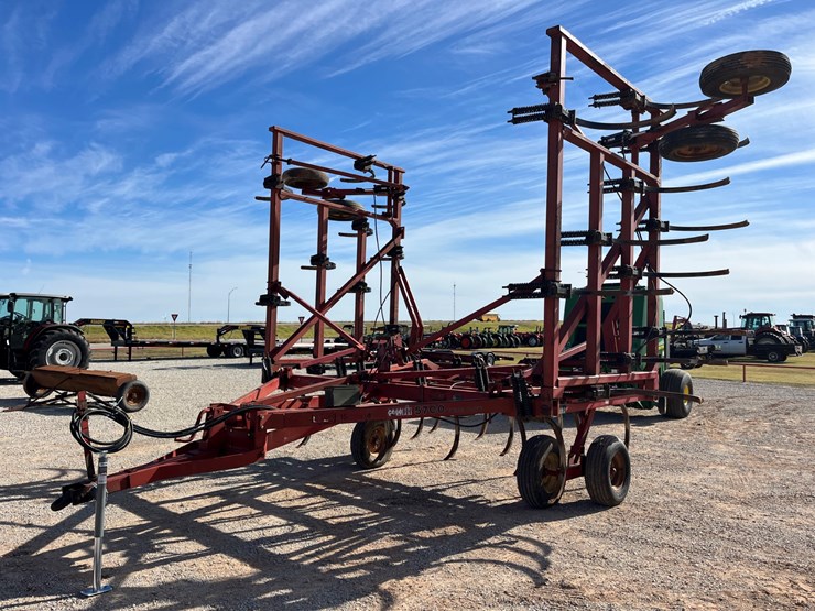 case-ih-5700-image-1