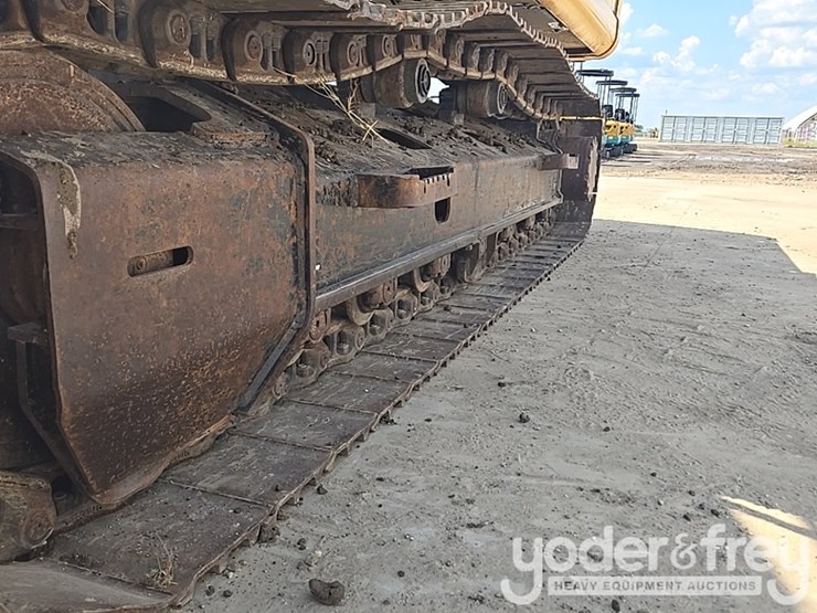 2017-deere-210g-lc-image-19
