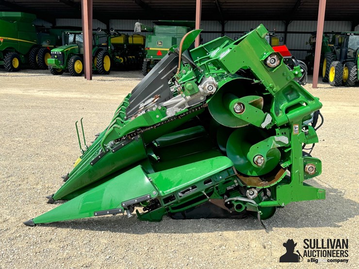 2023-john-deere-c12f-image-8