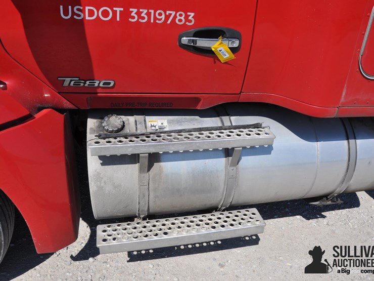 2019-kenworth-t680-image-17