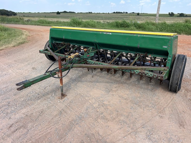 john-deere-8300-image-1