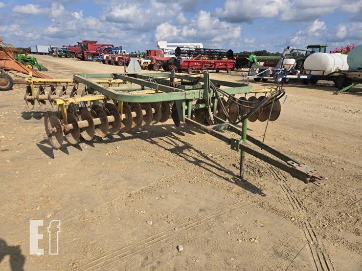 john-deere-210-image-3