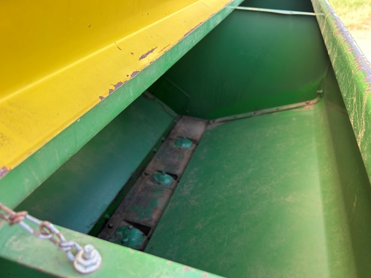 john-deere-8300-image-7