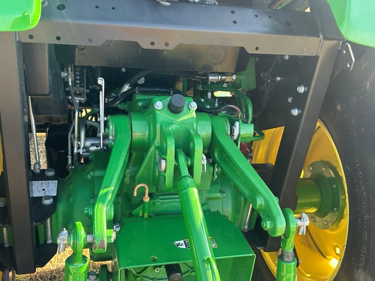 2024-john-deere-4052r-image-7