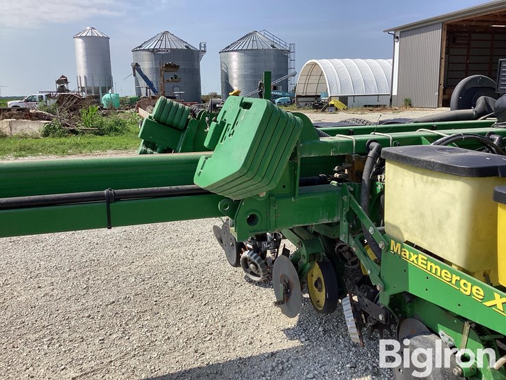 2006-john-deere-1770-image-12