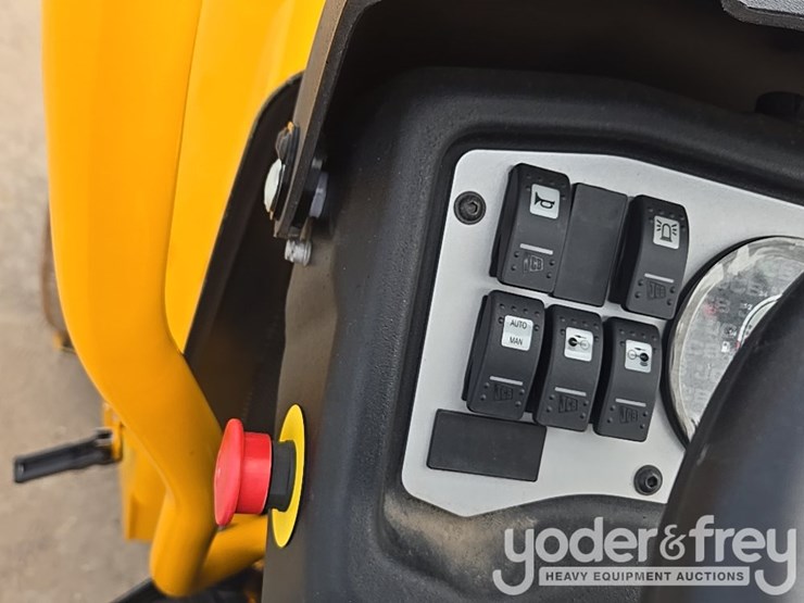 2023-jcb-ct260-120-image-30
