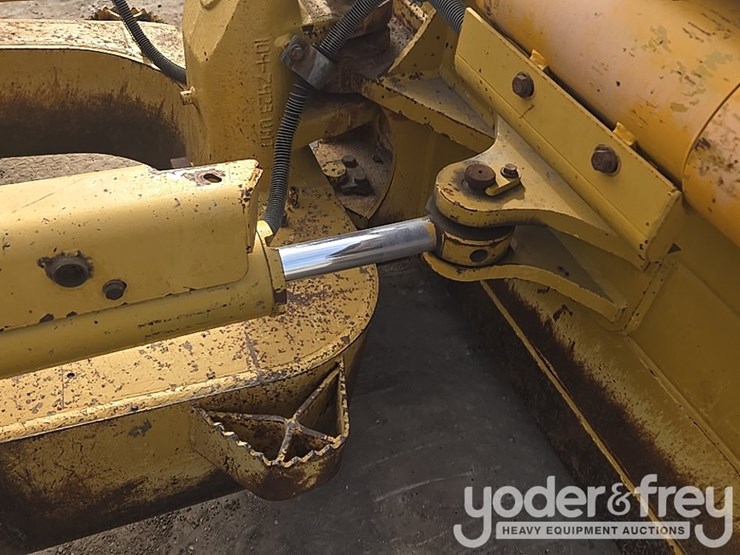 2008-caterpillar-d6n-lgp-image-32
