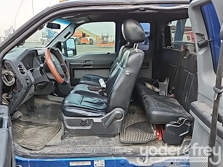 2014-ford-f550-xl-image-28