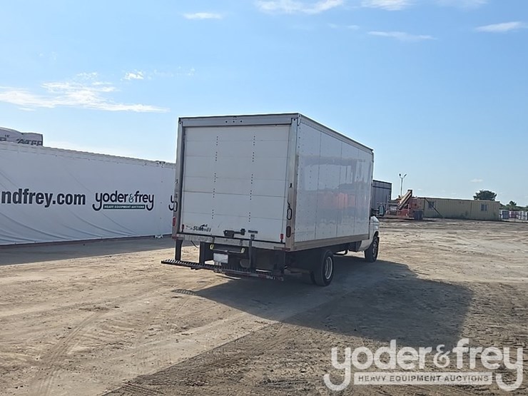2019-ford-e350-image-5