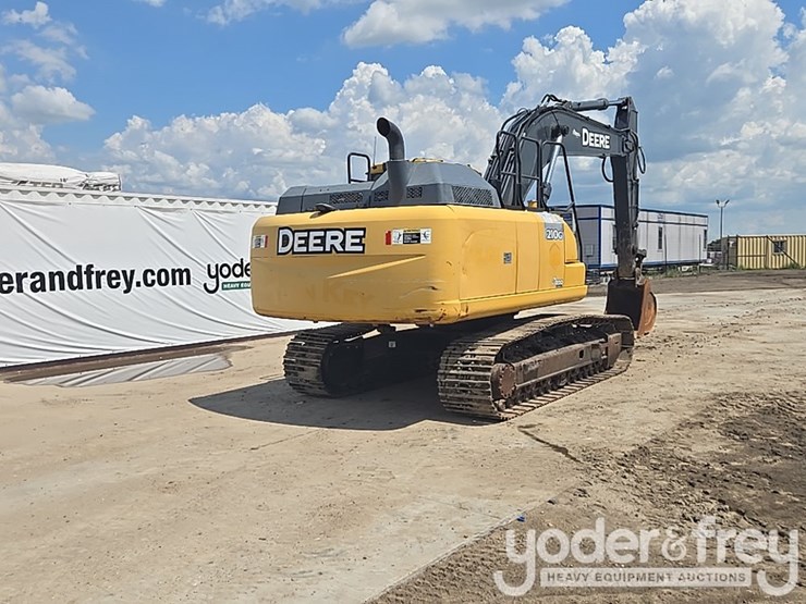 2017-deere-210g-lc-image-5