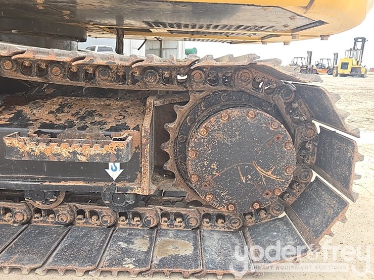 2022-deere-130g-image-15