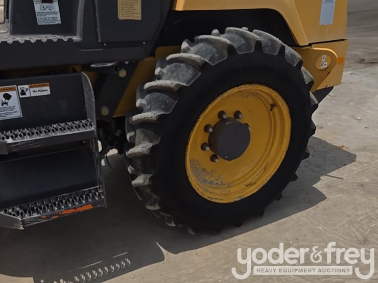 2017-volvo-sd45b-image-13