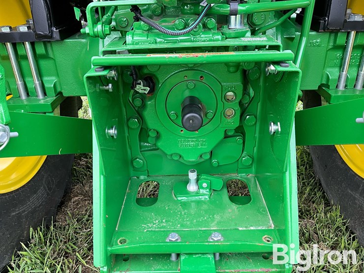 2023-john-deere-5067e-image-11