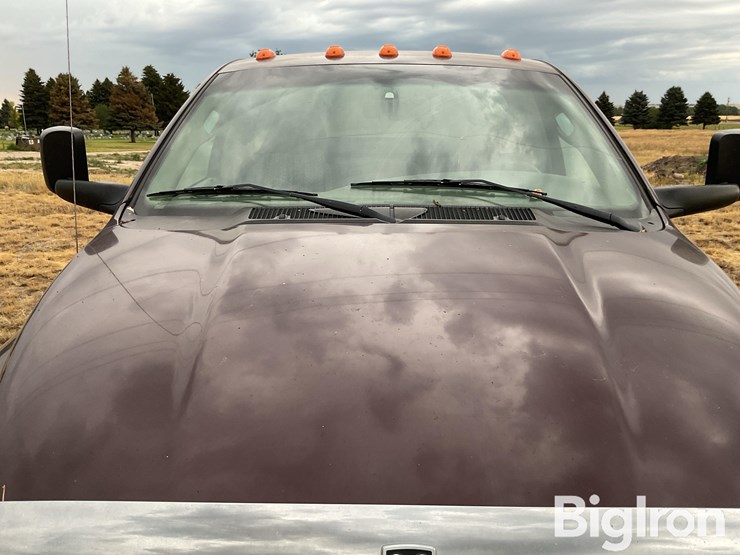 2004-dodge-ram-3500-image-10