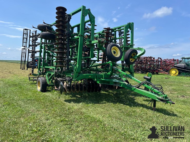 john-deere-2310-image-3