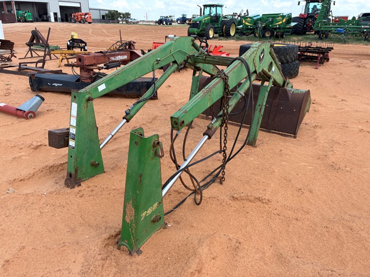 john-deere-725-image-3