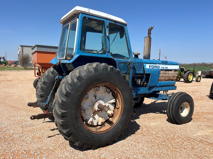 ford-tractor-image-4