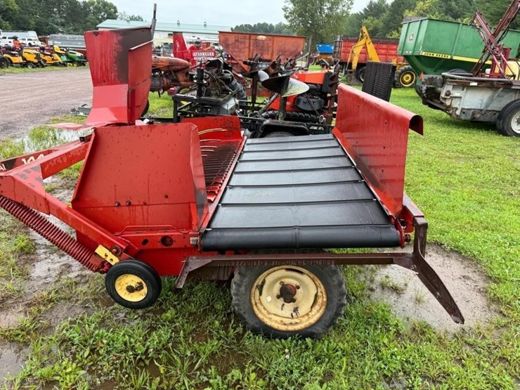 new-holland-145-image-4